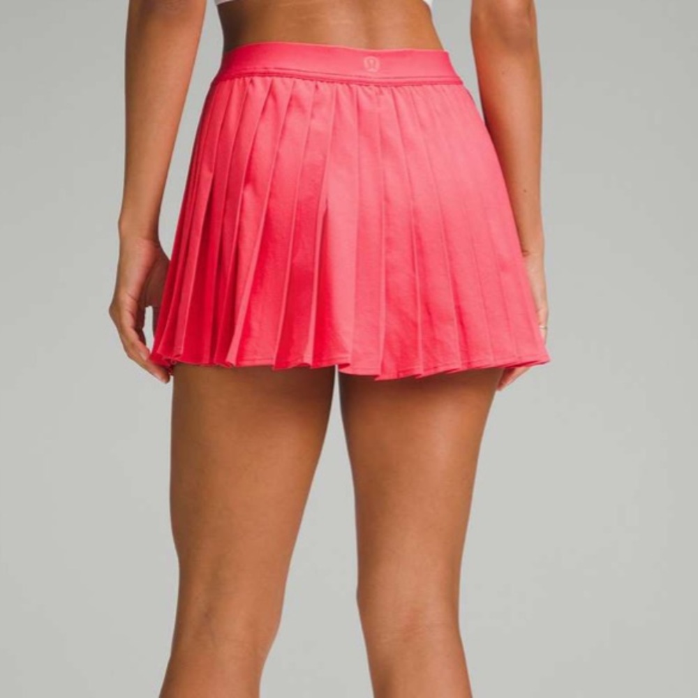Lululemon High-Rise Pleated Tennis Skirt
Glaze Pink size 6